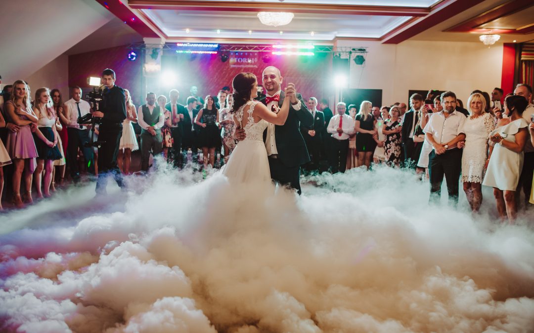 Ciężki dym jako wyjątkowe rozwiązanie dla wesele